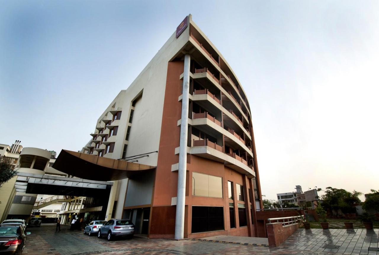 Clarion Bella Casa At Airport Hotell Jaipur Exteriör bild