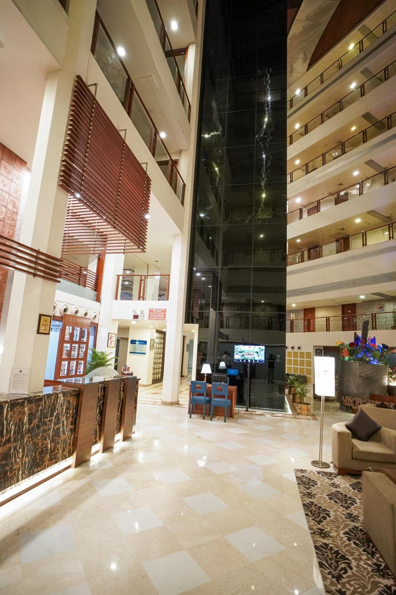 Clarion Bella Casa At Airport Hotell Jaipur Exteriör bild