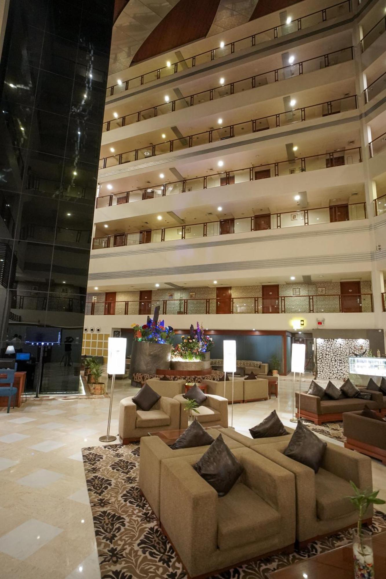Clarion Bella Casa At Airport Hotell Jaipur Exteriör bild