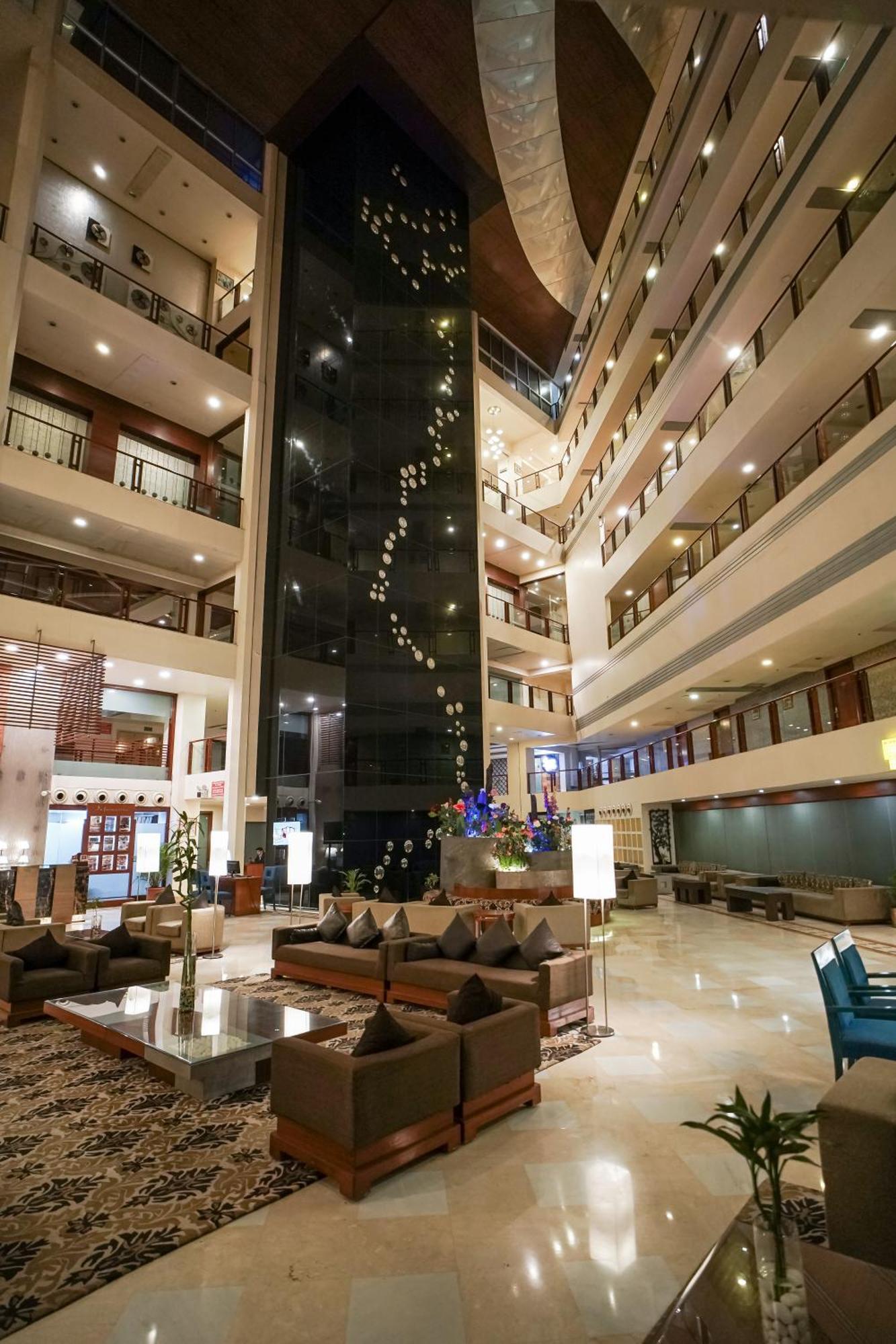 Clarion Bella Casa At Airport Hotell Jaipur Exteriör bild