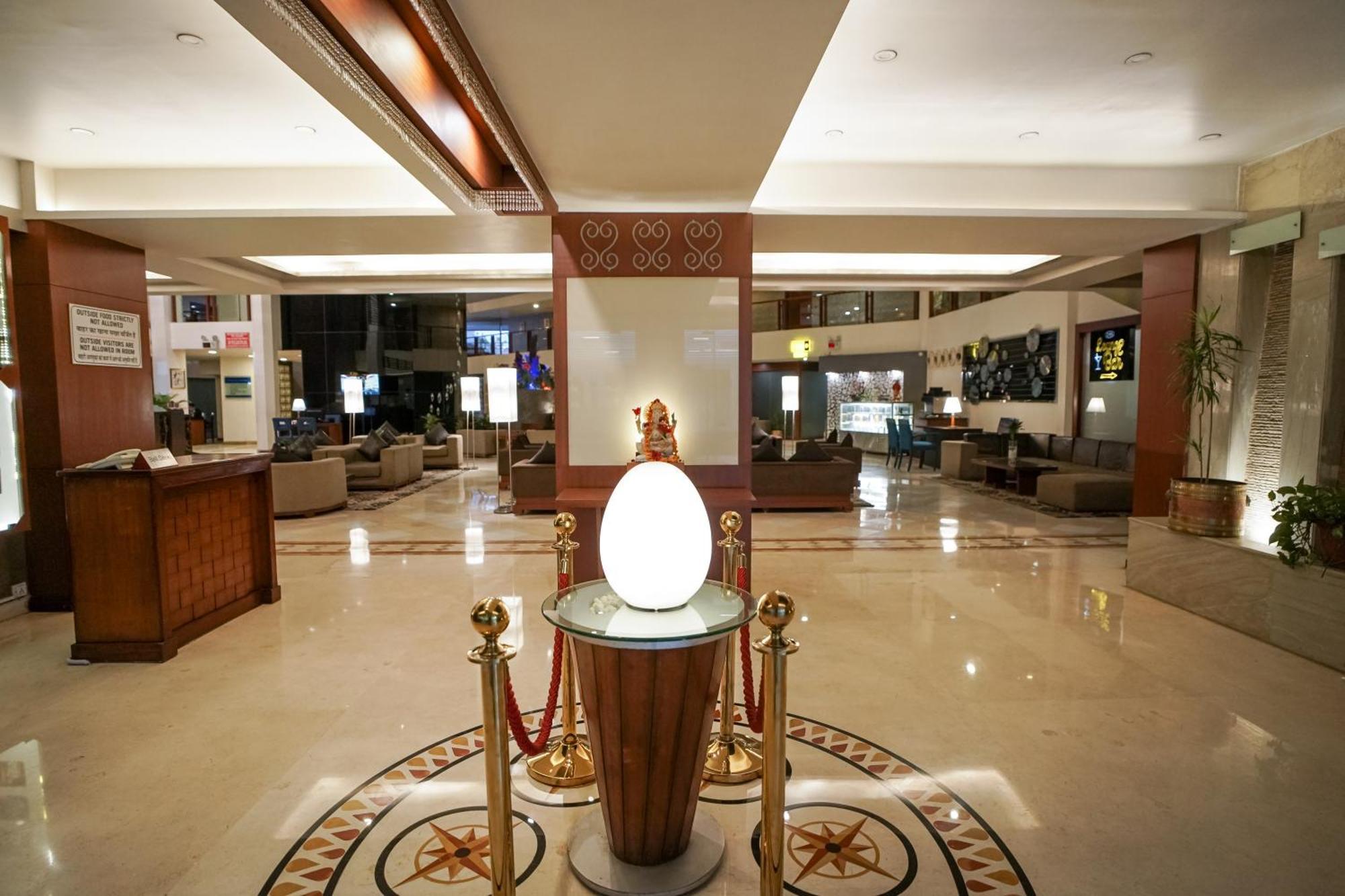 Clarion Bella Casa At Airport Hotell Jaipur Exteriör bild